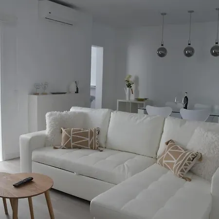 Dom wakacyjny White Serenity Playa Honda (Lanzarote)